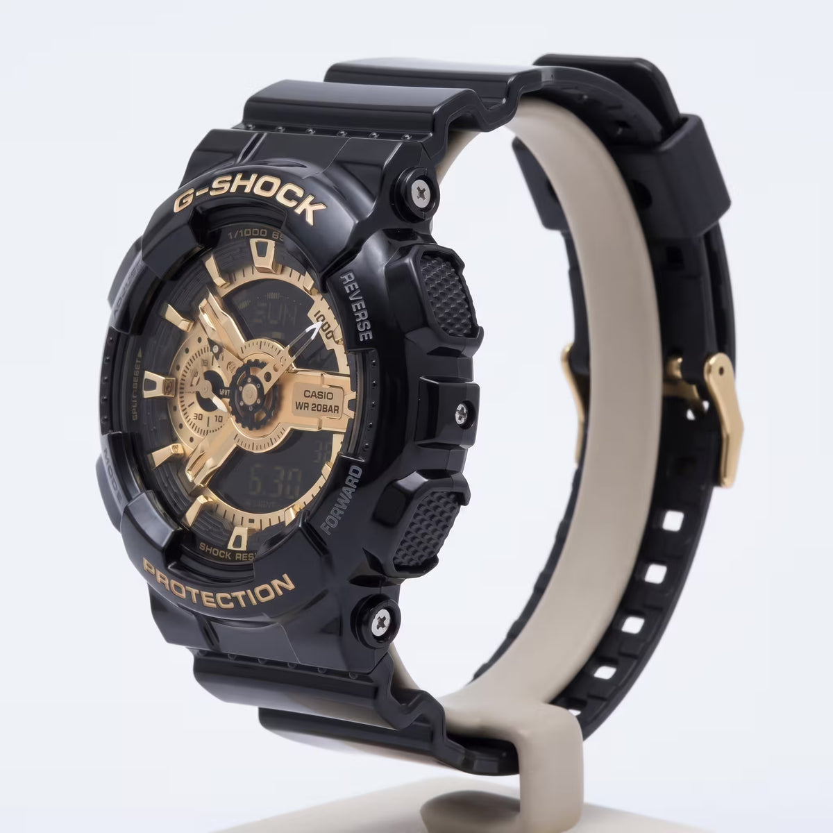 ساعة Casio G-Shock GA-110GB-1AER أسود وذهبي